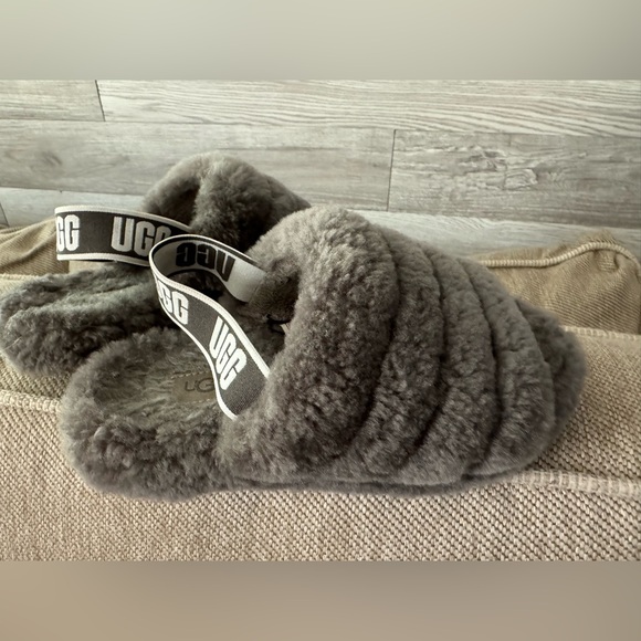 UGG SLING SLIPPER - KIDS size 1 - Picture 2 of 5